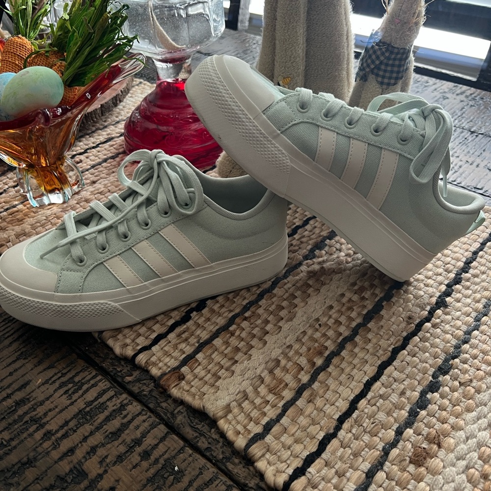 Adidas Bravada 2.0 Platforms - Picture 2 of 6